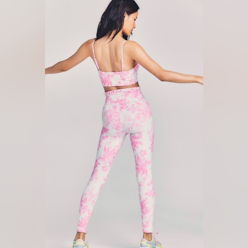 LoveShackFancy x Beach Riot Dana Leggings NWT size M - Picture 5 of 6
